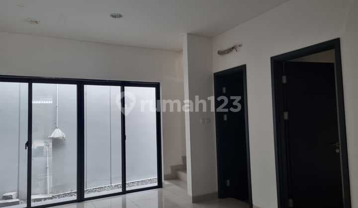 For Rent Semi-Furnished 3 Bedroom House in Wisteria, Jakarta Garden City, Metland, Cakung