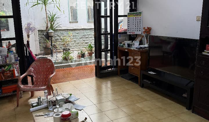 Rumah Dalam Komplek Di Puri Indah Jakarta Barat