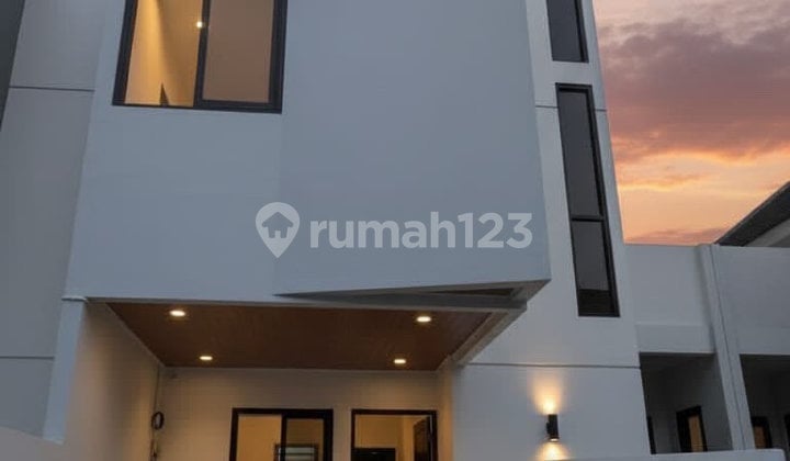 Rumah Brand New Desain Cantik Smartlock Ada Rooftop di Condet