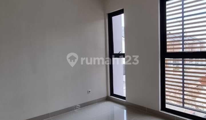 House in Northbend Metland Puri, size 7x12, 2 floors, ready to occupy.