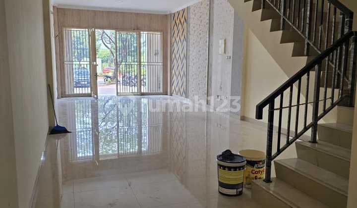 Ruko CBD Green Lake City Luas 4,5x15m 4 Lantai Hadap Jalan