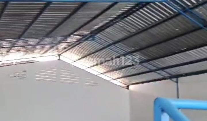 Warehouse in Kalideres, West Jakarta Area 686 sqm 2 Floors Freehold Title