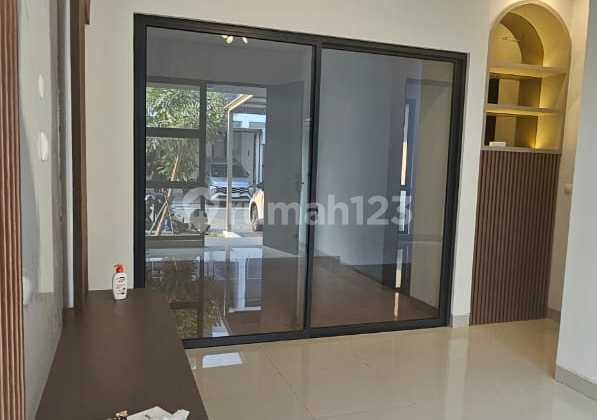 House in Yuthica BSD Tangerang, Size 7x11m, 2 Floors, Ready to Occupy.