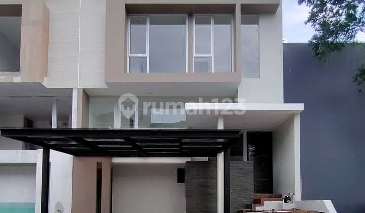 Nice House in Citra 8 West Jakarta 2.5 Floors Neat Ready to Occupy