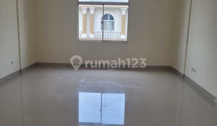 Adjacent Shophouse in Food City Green Lake City Area 4.5X19m Floors
