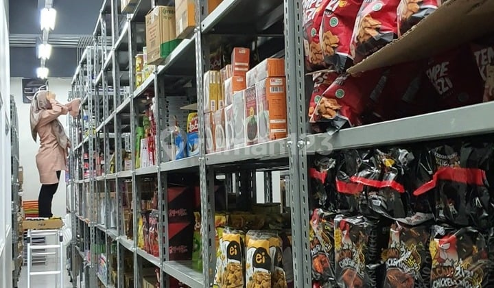 Kantor Gudang di Meruya Jakarta Barat 4 Lt SHM Lokasi Strategis