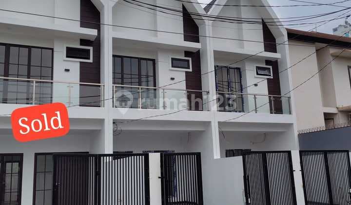 Rumah Baru Model Skandinavia di Meruya Utara, Jakarta Barat