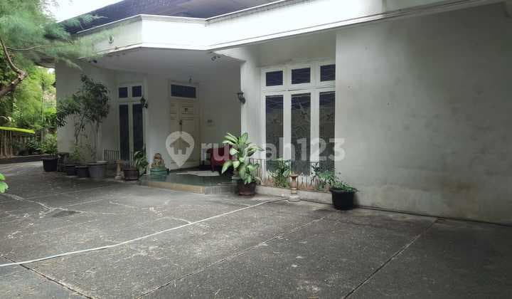 Rumah di Taman Brawijaya Kebayoran Baru Luas Tanah 304M2 SHM