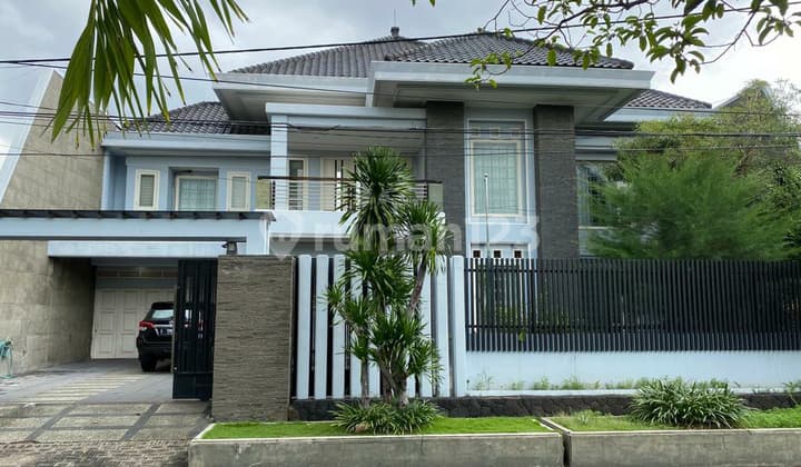 Rumah 2 Lantai Bagus SHM di Klampis Anom, Surabaya