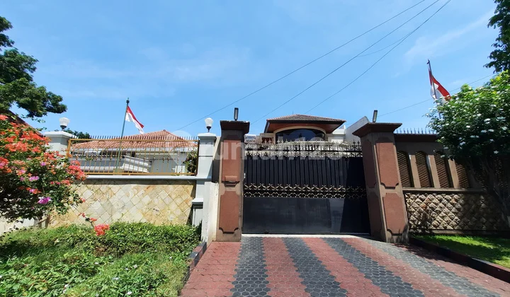 Rumah 2 Lantai Bagus Furnished Sertifikat Hak Milik di Jl Kapuas, Surabaya Rumah 2 Lantai Bagus Furnished Sertifikat Hak Milik di Jl Kapuas, Surabaya