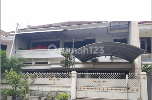 Rumah 2 Lantai Bagus SHM di Dharmahusada Permai, Surabaya