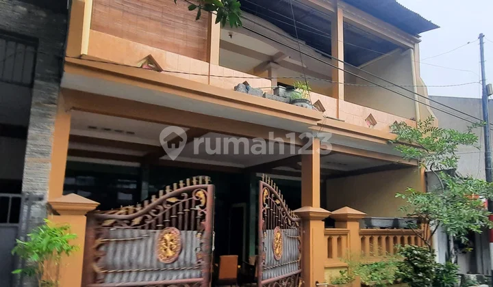 Rumah 2 Lantai SHM di Kebraon, Surabaya Rumah 2 Lantai SHM di Kebraon, Surabaya