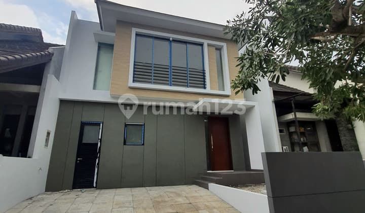 Rumah 2 Lantai Baru HGB di Woodland, Surabaya
