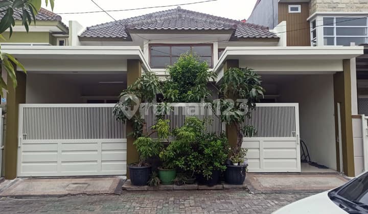 Rumah 2 Lantai Bagus SHM di Pondok Maritim, Surabaya