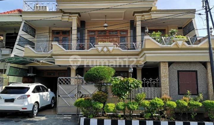 Rumah 2 Lantai Bagus SHM di Darmo Baru, Surabaya