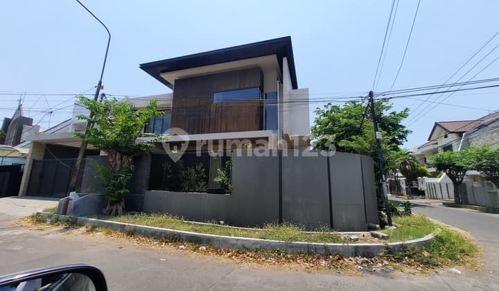 Rumah 2 Lantai Baru SHM di Kertajaya Indah, Surabaya