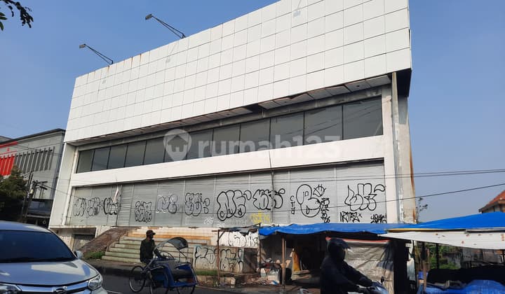 Ruko di Raya Putro Agung, Surabaya 700 m Bagus