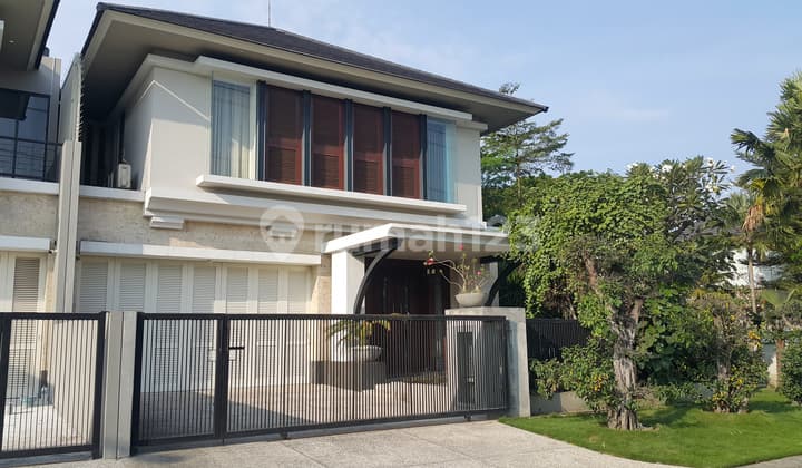 Rumah 2 Lantai Furnished HGB di Prambanan Residence, Surabaya
