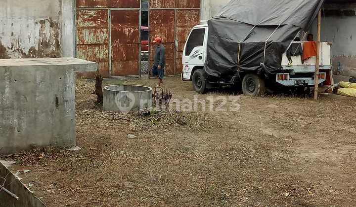 Warehouse in Pasirian Lumajang, Lumajang 500 m Good SHM