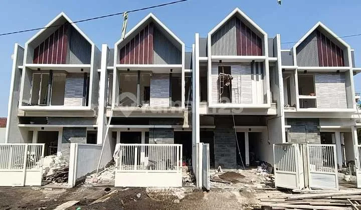 Rumah 2 Lantai Baru SHM di Tenggilis, Surabaya Rumah 2 Lantai Baru SHM di Tenggilis, Surabaya