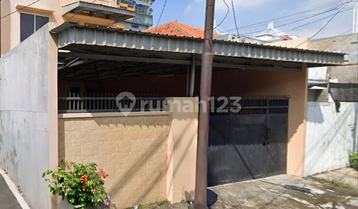 Former Boarding House in Siwalankerto Former Boarding House in Siwalankerto