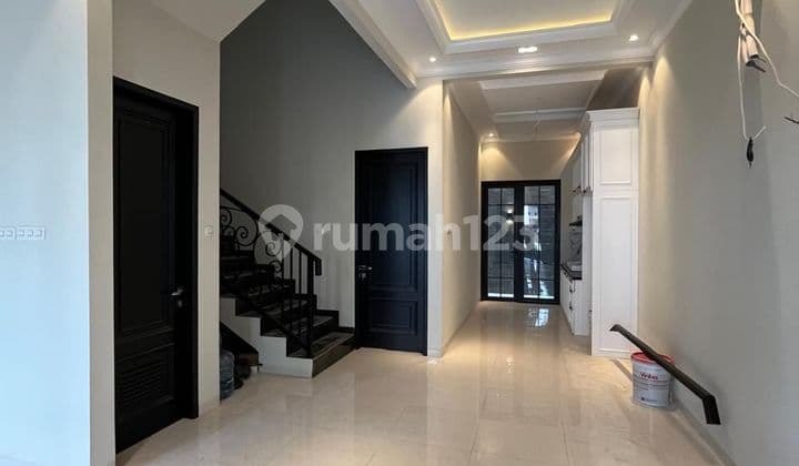 Rumah Baru American Classic Cempaka Putih Jalan 2 Mobil