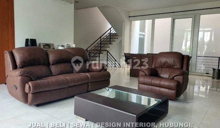 Townhouse Springhill Private Lift