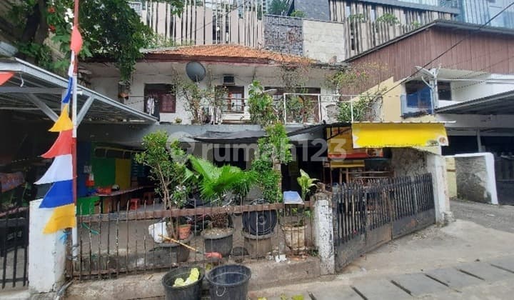 Dijual Rumah Tua di Lingkungan Komersial Scbd Sudirman, Tulodong Atas - Jakarta Selatan