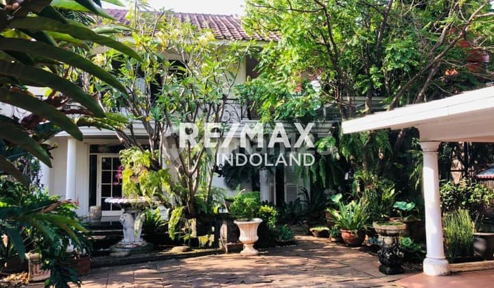 Sell Luxury House on Jl. Inpres Raya, Kramatjati, East Jakarta