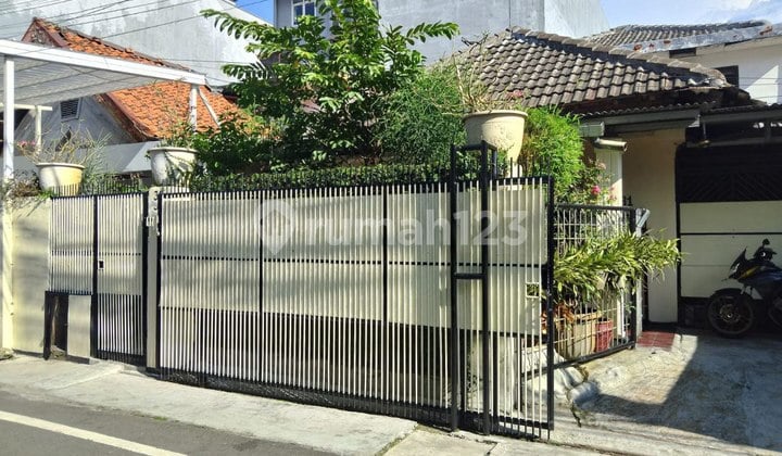 Dijual Rumah 2 Lantai Dalam Komplek Area Cideng, Jakarta Pusat