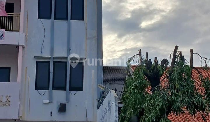 For Sale: 3.5-Story Shop House in Tanjung Duren, Grogol Petamburan, West Jakarta