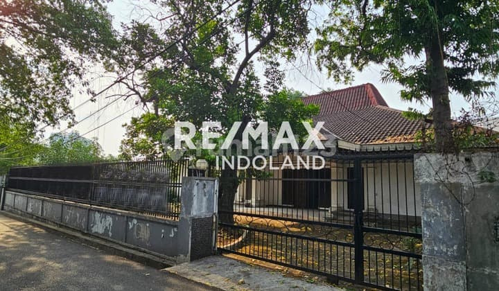 Jual Rumah Tua Hitung Tanah Strategis Jl. Bangka, Jakarta Selatan