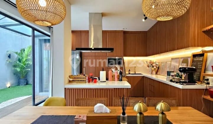 Jual Rumah Estetik Cluster Ozone Residence Design By Andra Matin, Bintaro, Jakarta Selatan
