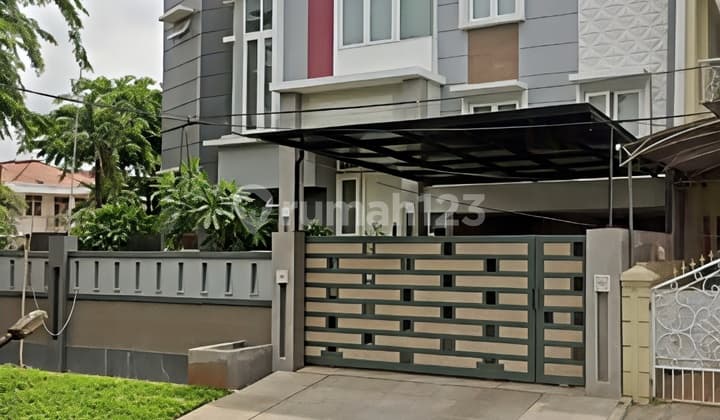 FOR SALE - Rumah 3 Lantai Full Furnished di Griya Permata, Tangerang
