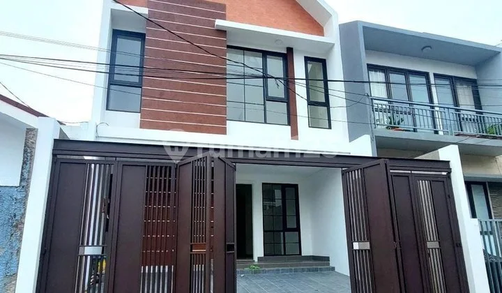 Dijual Rumah 2,5 Lantai di Sunrise Garden - Jakarta Barat