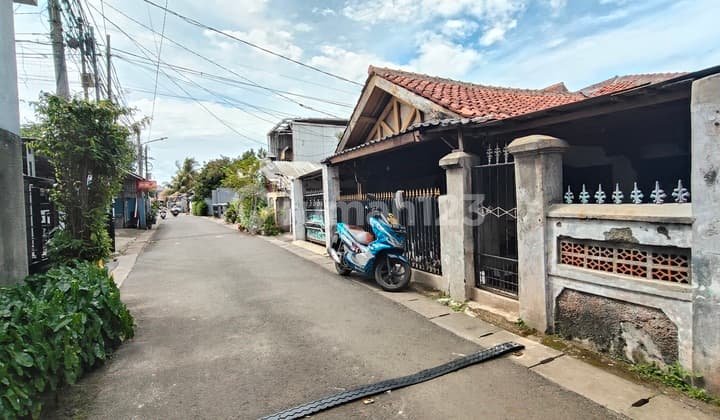 Rumah Lama Tanah Bangunan Luas Cukup Hitung Tanah Bs untuk Usaha