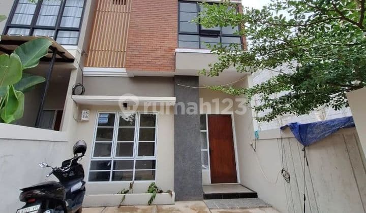 Private Home Concept House Spacious Land and Building Near MRT Access