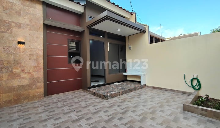 Rumah Cantik Modern Minimalis Lokasi Strategis di Pondok Aren