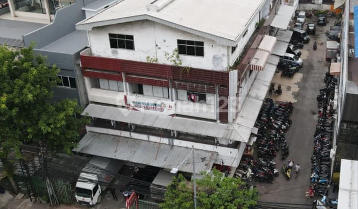 Ruko di KH zainul arifin Jakarta pusat, Petojo 263 m²