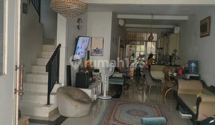 Rumah 3 Lantai di Sevilla Park BSD Siap Huni