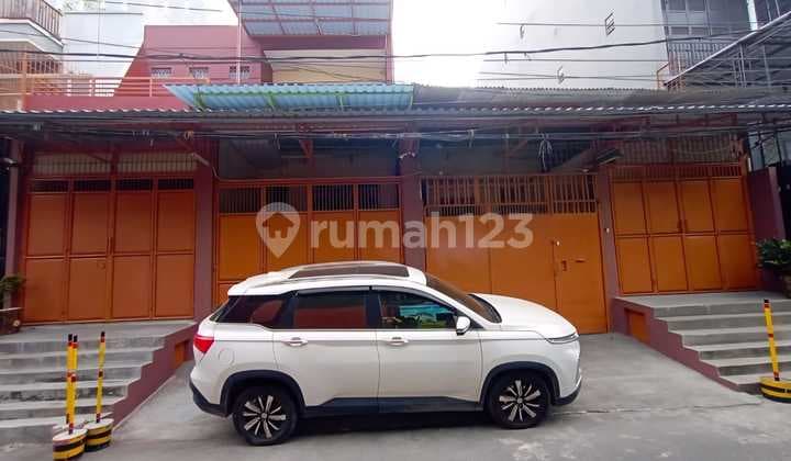 Kost 30 Kamar di Teluk Gong Jakarta Utara