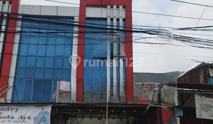 Shop House in Sawah Lama Ciputat Suitable for Business
