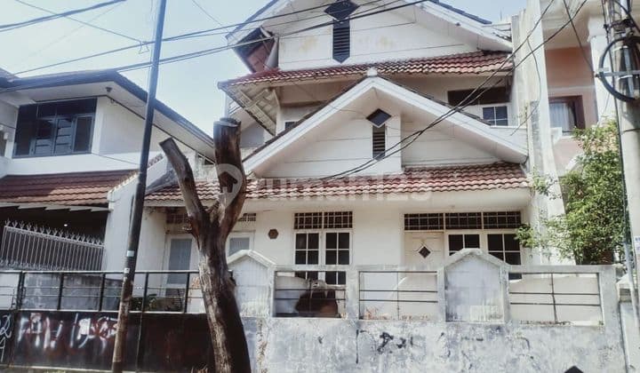Affordable house with land calculation in Pondok Pinang, South Jakarta.
