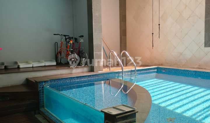 Dijual Rumah Mewah Senayan Utama - LT 243 / LB 600, Siap Huni, Lokasi Premium, Sul + An