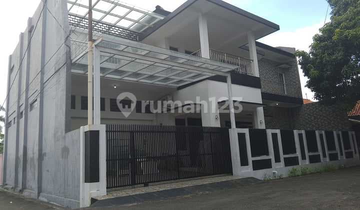 Dijual rumah 2 lantai di slawi area perumahan Trayeman