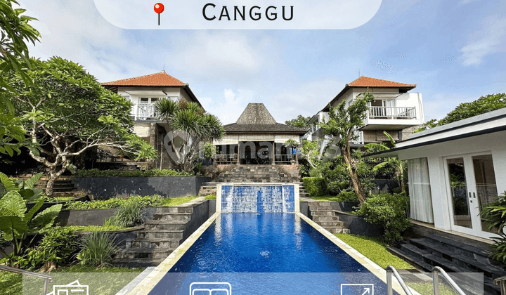 Traditional Meets Modern Villa With Rice Field View In Canggu