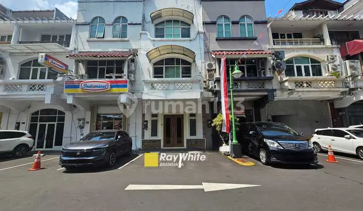 Permata Senayan Commercial Block, South Jakarta, near Inner City Toll Road and train station