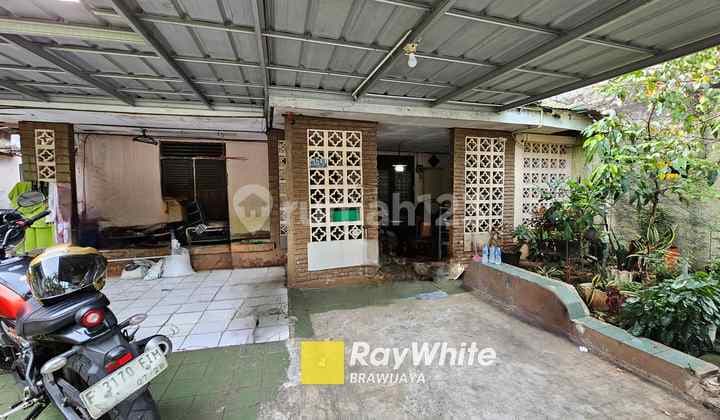 Rumah lama di Menteng Atas, Setiabudi, Jakarta Selatan, cocok buat usah kos-kosan