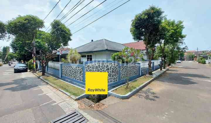 House in Block B Cinere Estate, Depok, Leasehold, Near Cinere Mall.