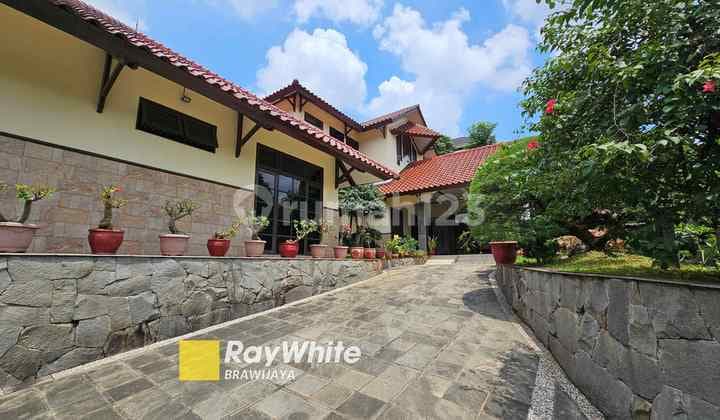 Rumah di kompleks Bukit Pratama, Lebak Bulus, lokasi tenang, 1 km ke MRT Lebak Bulus